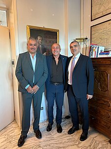 A destra il nuovo Direttore Sanitario, Dr. De Filippis, con il Dr. Tranchida e il Dr. Angelone
